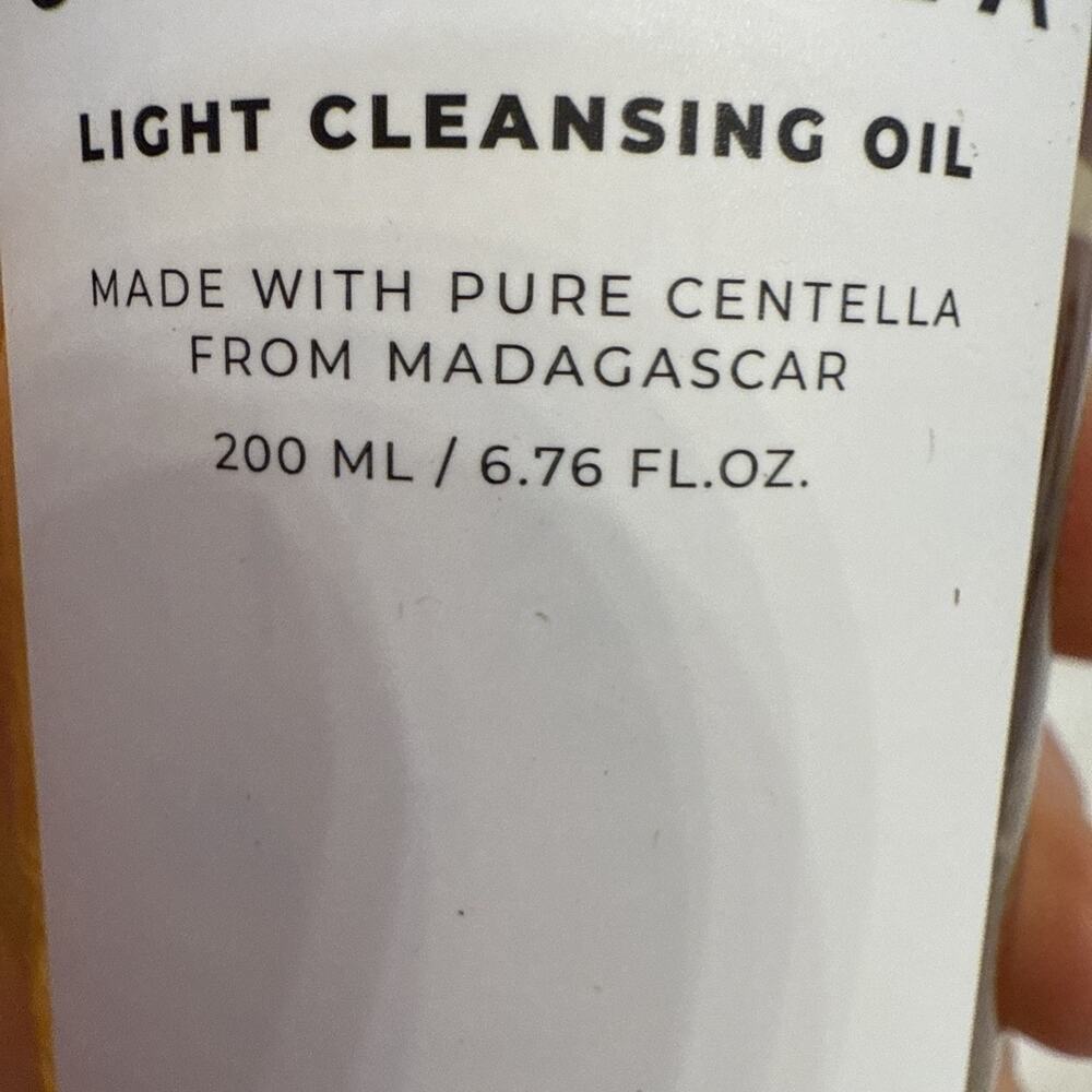 SKIN1004 Madagascar Centella Light Cleansing Oil 6.76 fl oz & 10.1 Fl Oz Bundle - Picture 2 of 3